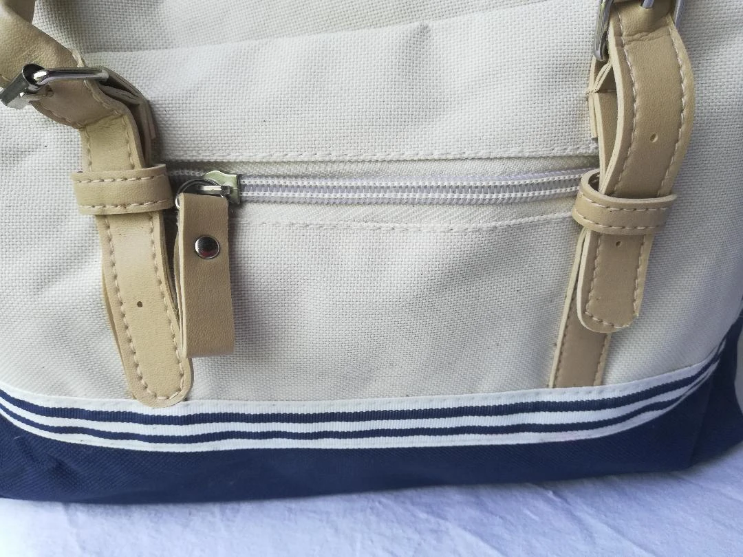 Handtas van stoffen lichtbeige onderaan marineblauw met nieuw handvat (1 streep op 1 handvat) – photo 10